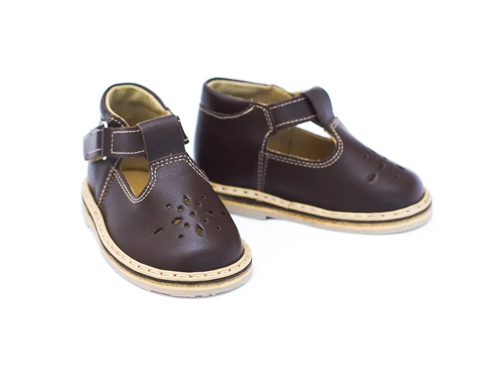 Sandals, dark chocolate